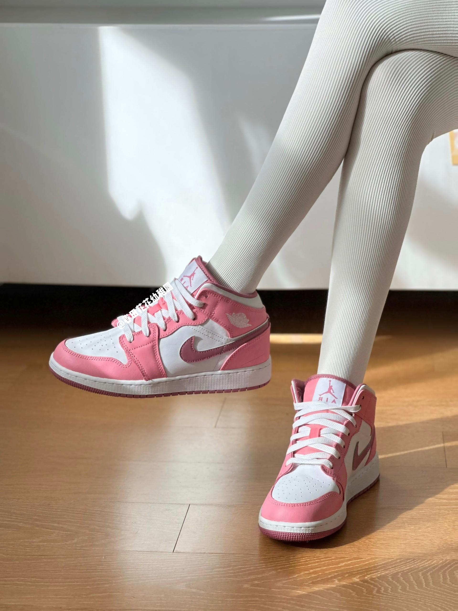 🌷🌸穿这双粉白aj一起看樱花吧~